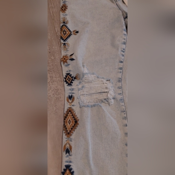 NEW Driftwood Gizelle Geometric Embroidered Straight Jeans Ladies Size 26 - Picture 5 of 12